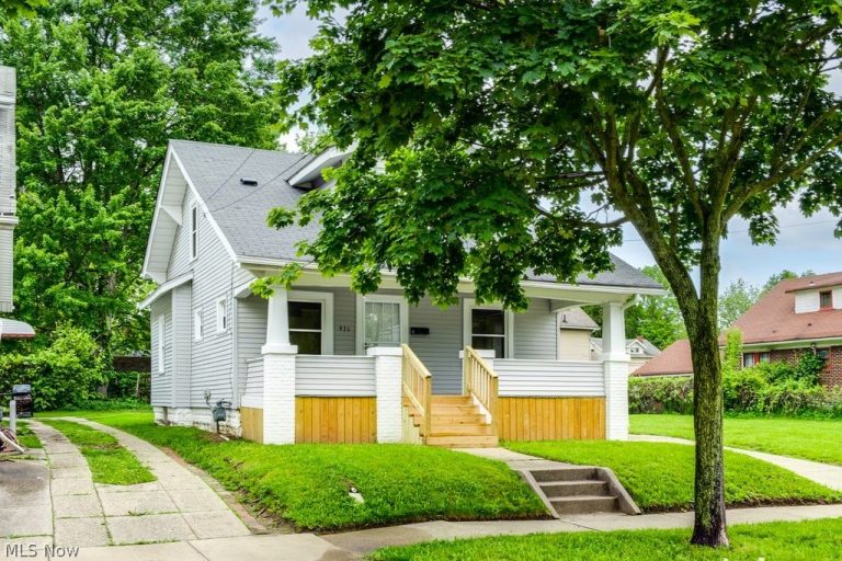 931 Lovers Lane, Akron, OH - Photo 2