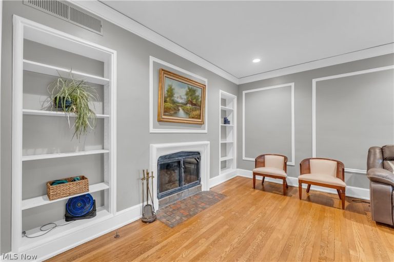 2511 Overlook Road, Cleveland Heights, OH - Photo 8
