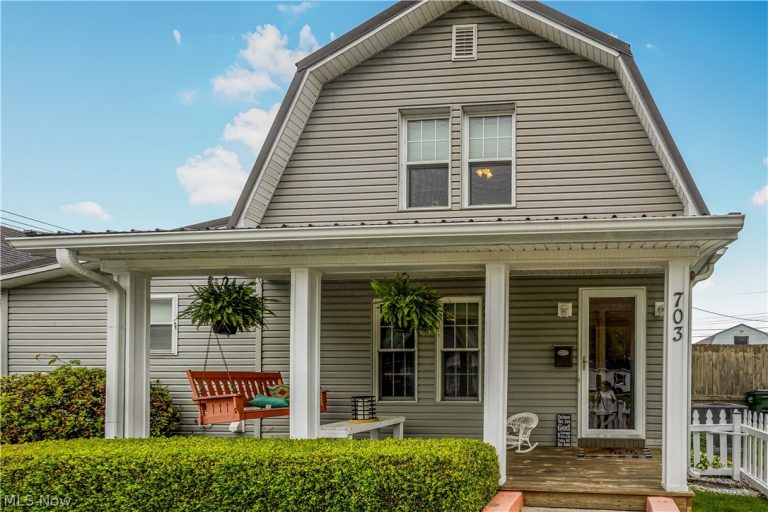 703 6th Street, St Marys, WV - Photo 2