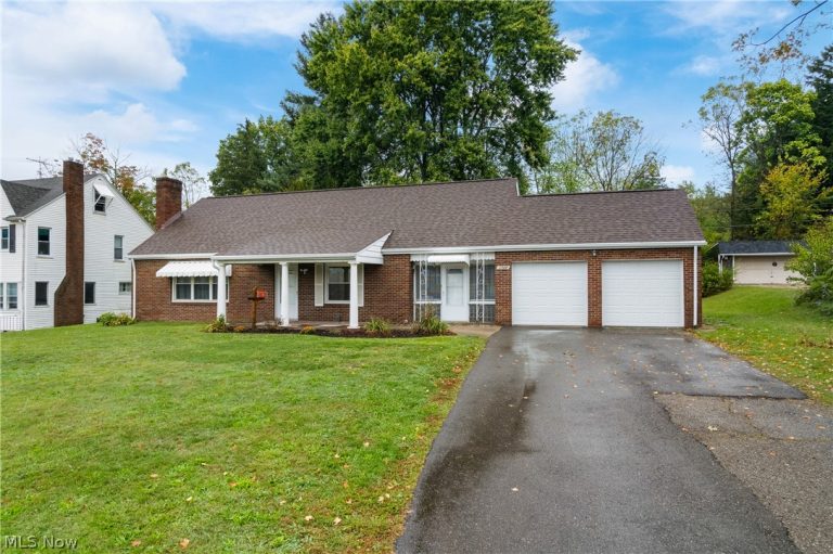 1720 Lincoln Way, Massillon, OH - Photo 3