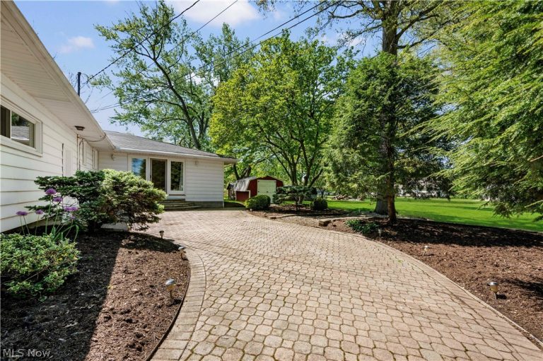 3720 Brookside Drive, Norton, OH - Photo 3