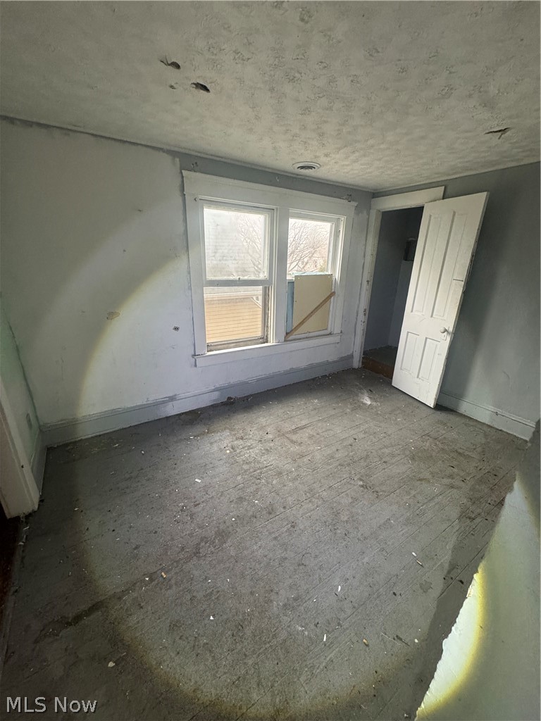 3008 Roanoke Avenue, Cleveland, OH - Photo 6