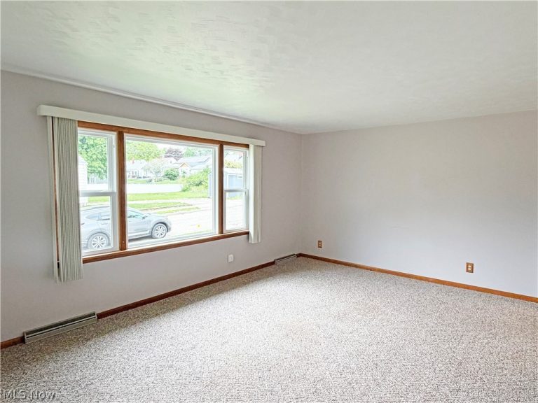 502 Wise Avenue, North Canton, OH - Photo 4