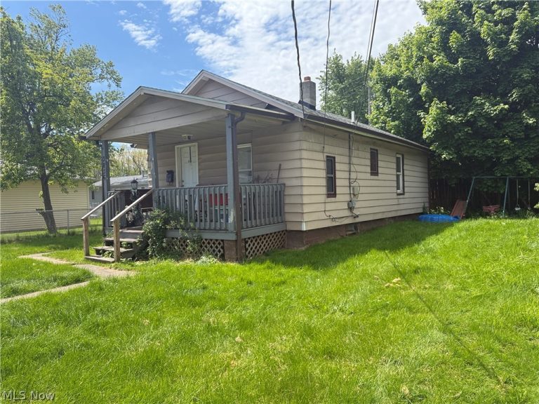 3834 Bosworth Road, Cleveland, OH - Photo 4