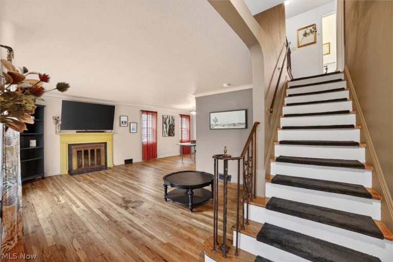 1139 Castleton Road, Cleveland Heights, OH - Photo 2