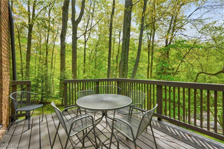 15 Hidden Valley, Rocky River, OH - Photo 3