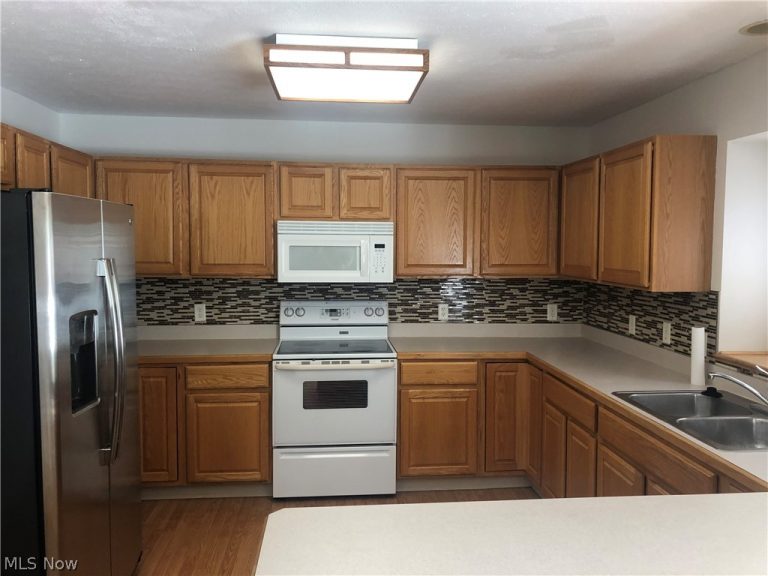 6140 Champagne, Medina, OH - Photo 2