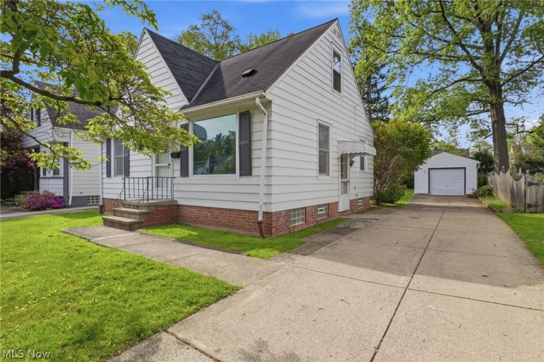 4538 Telhurst Road, South Euclid, OH - Photo 2