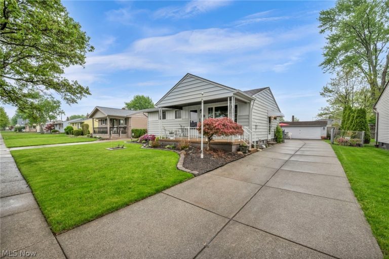 15425 Richard Drive, Brook Park, OH - Photo 3