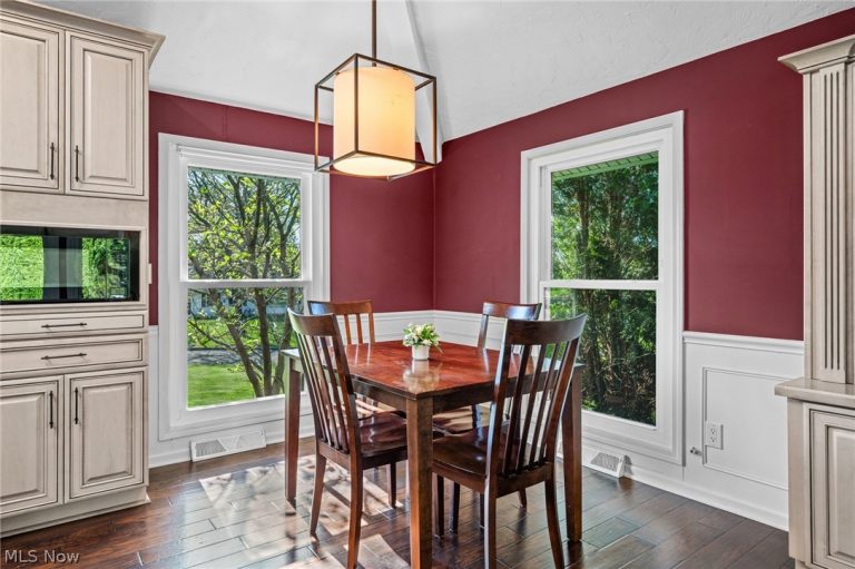 17258 Long Meadow Trail, Chagrin Falls, OH - Photo 8