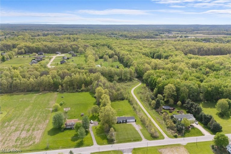 13875 Cowley Road, Columbia Station, OH - Photo 3