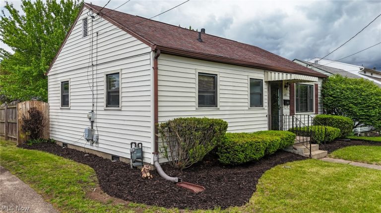 601 41st Street, Vienna, WV - Photo 3