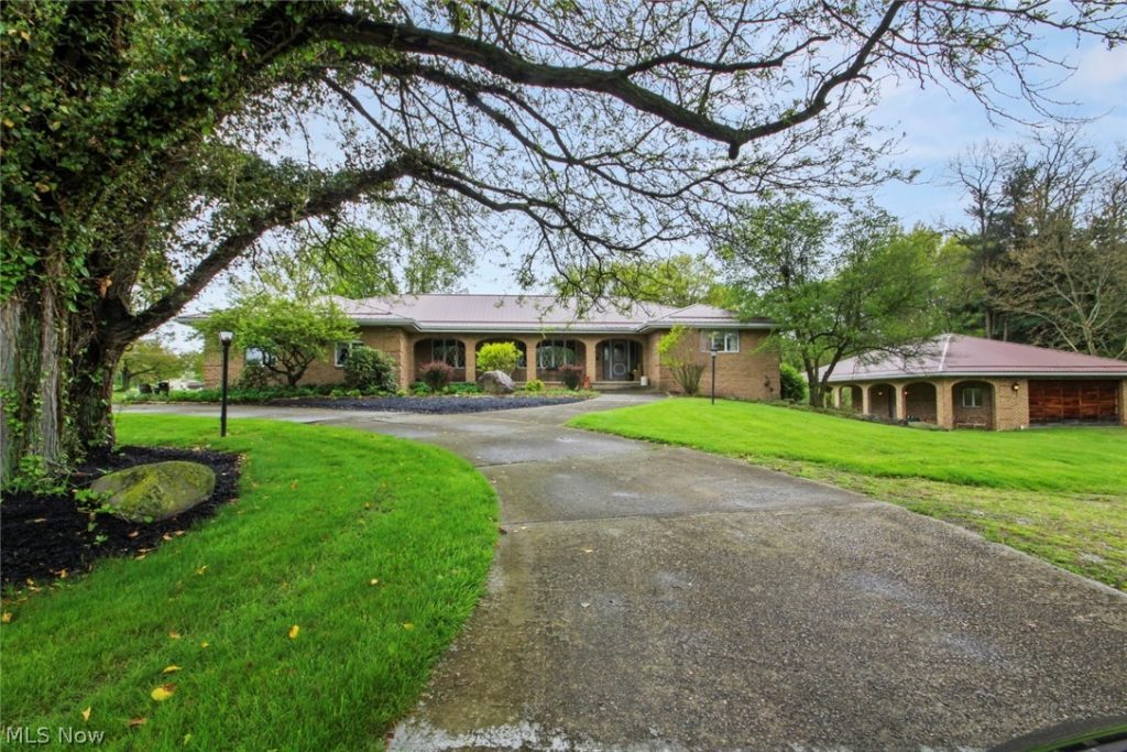 8243 Lima Road, Poland, OH