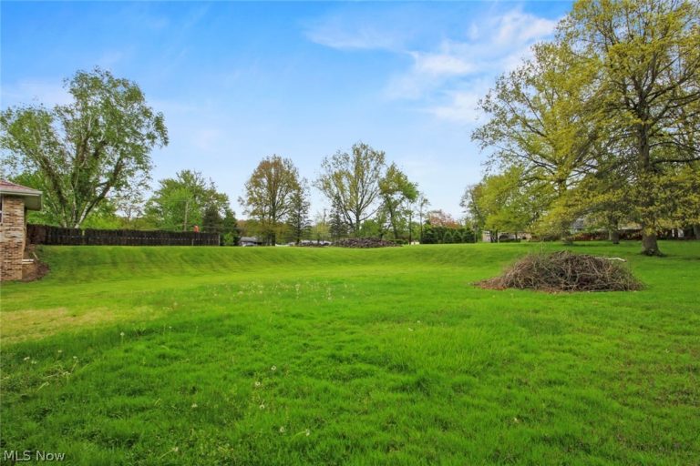 8243 Lima Road, Poland, OH - Photo 6