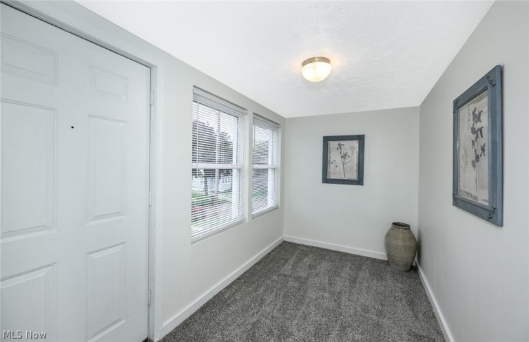 1465 Laffer Avenue, Akron, OH - Photo 4