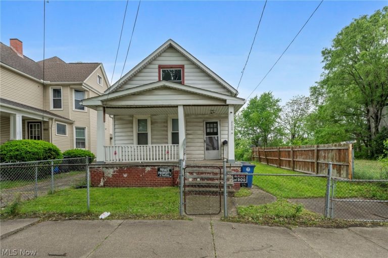 3524 Walton Avenue, Cleveland, OH, 44113