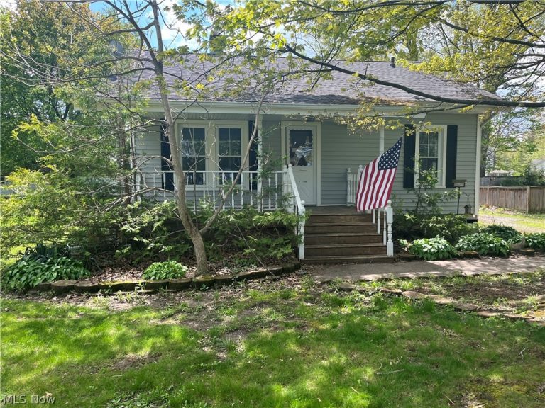 33261 Lake Road, Avon Lake, OH - Photo 2