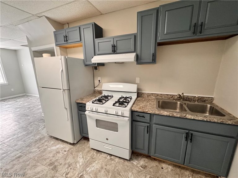 4106 Lee Road, Cleveland, OH - Photo 2