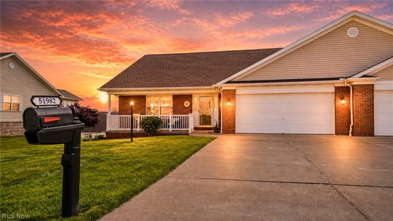 51982 Scotch Pine Drive, St Clairsville, OH - Photo 2