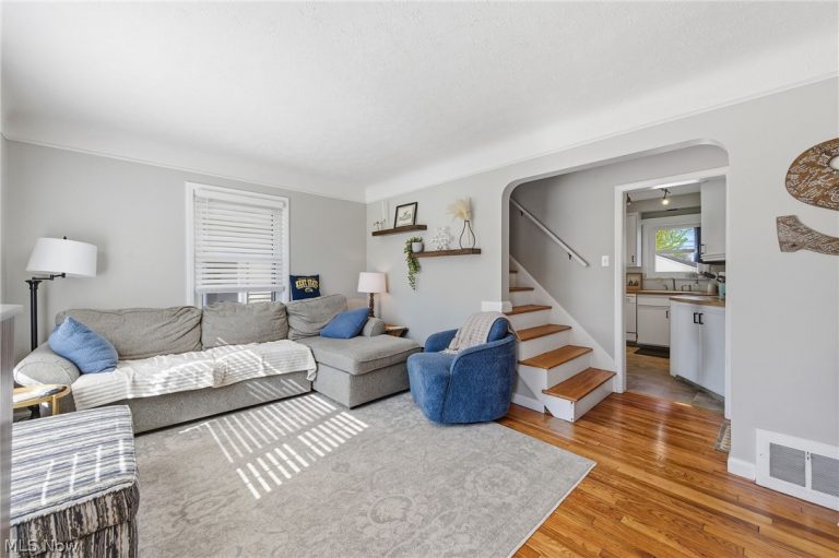 1617 Fruitland Avenue, Mayfield Heights, OH - Photo 4