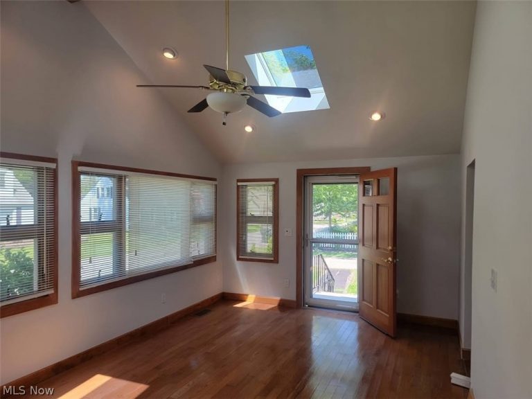 233 Point Drive, Avon Lake, OH - Photo 3