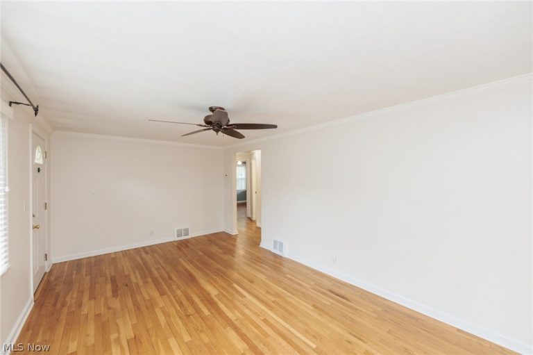 7381 Portage Street, Solon, OH - Photo 4