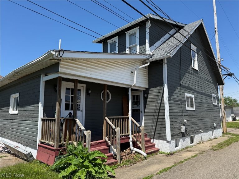 128 8th Street, Uhrichsville, OH - Photo 2