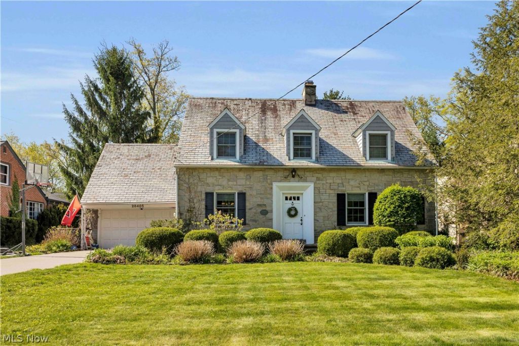 28405 Lincoln Road, Bay Village, OH
