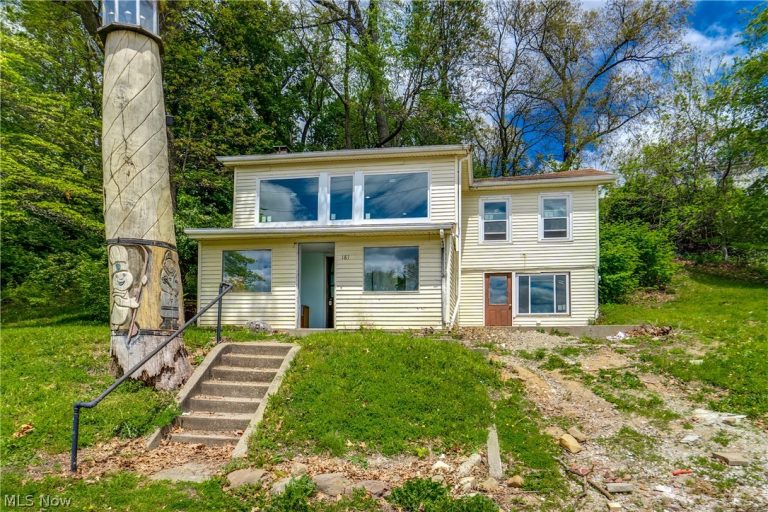 181 Portage Lakes Drive, Akron, OH, 44319