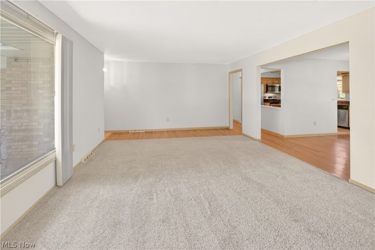 7704 Cecelia Drive, Parma, OH - Photo 3