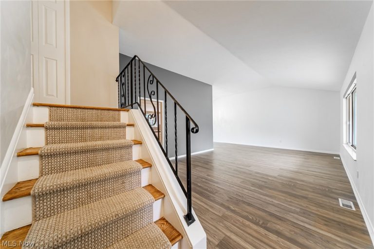 21298 Nottingham Drive, Cleveland, OH - Photo 8