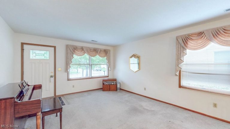 249 Heatherwood Drive, Barberton, OH - Photo 5