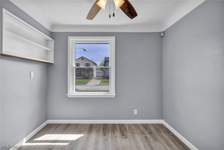 11109 Langton Avenue, Garfield Heights, OH - Photo 6