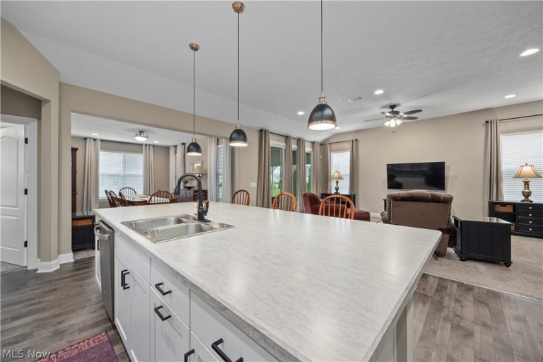 412 Wescott Way, Elyria, OH - Photo 3