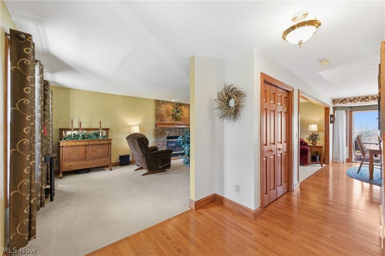 10030 Kile Road, Chardon, OH - Photo 8