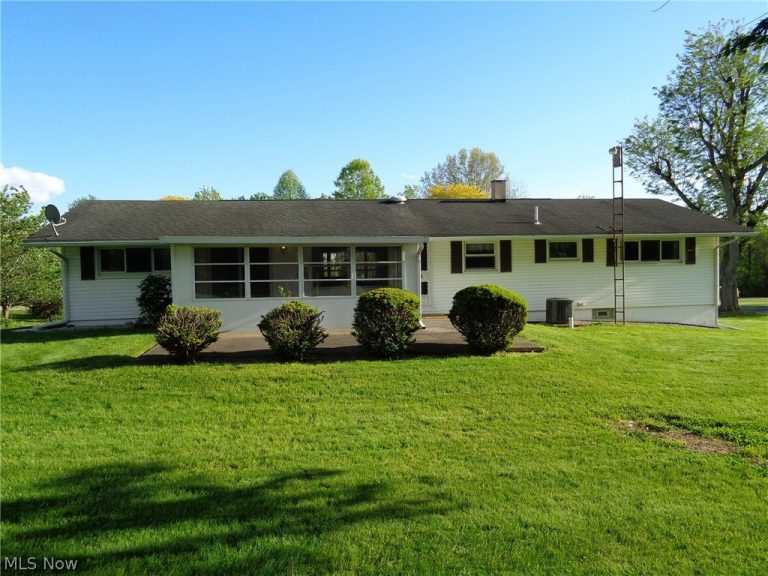 6105 Parknoll Street, Massillon, OH - Photo 2