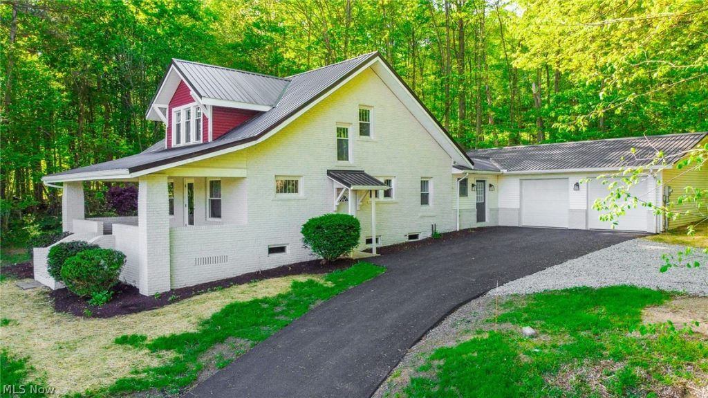 13240 Sandusky Drive, Beach City, OH
