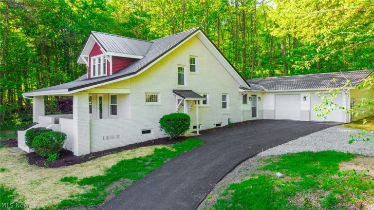 13240 Sandusky Drive, Beach City, OH, 44608
