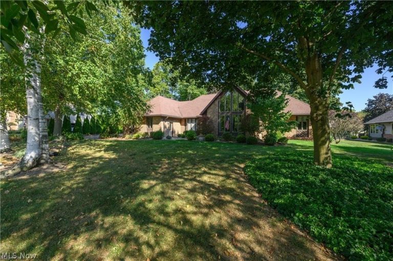 963 Mansion Circle, Barberton, OH - Photo 8