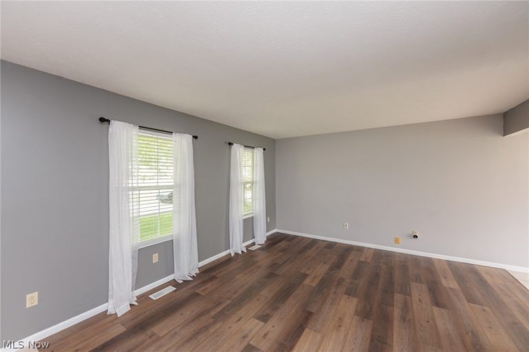 671 Tioga Trail, Willoughby, OH - Photo 4