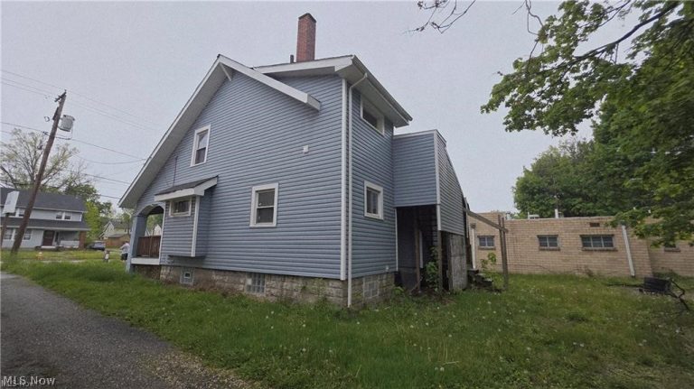 1934 Midlothian Boulevard, Youngstown, OH - Photo 6
