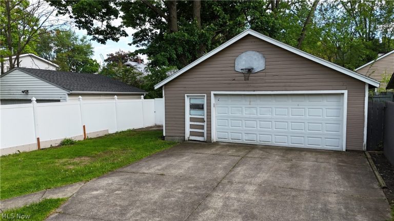 1468 Riverside Drive, Akron, OH - Photo 4