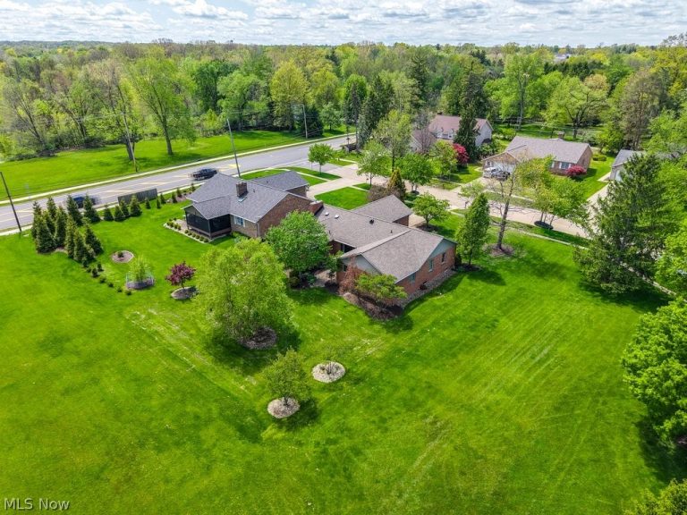 124 Alber Drive, Medina, OH - Photo 3