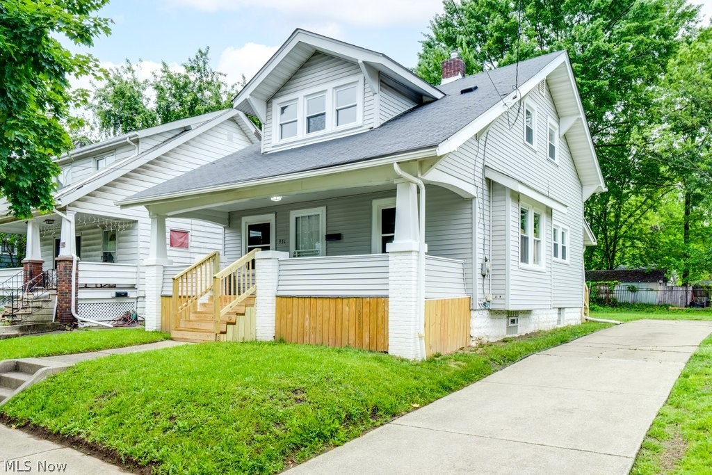 931 Lovers Lane, Akron, OH