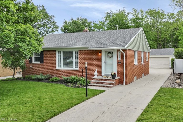 7559 Farnum Avenue, Middleburg Heights, OH, 44130