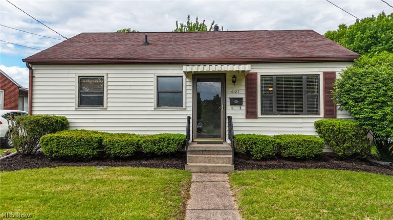 601 41st Street, Vienna, WV, 26105