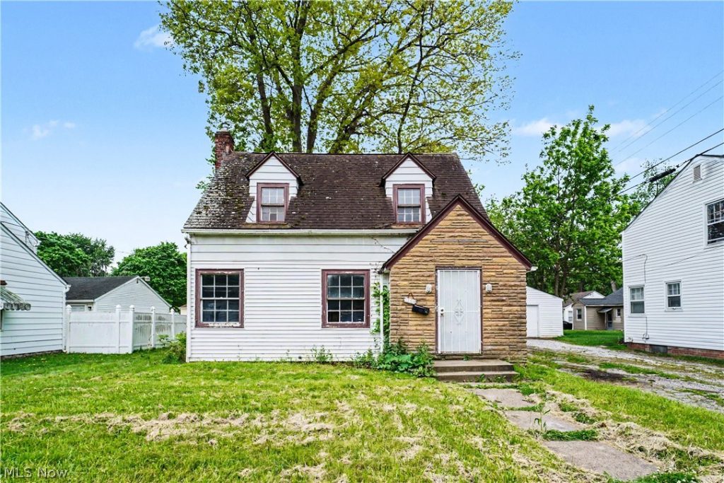 1358 Peckham Street, Akron, OH