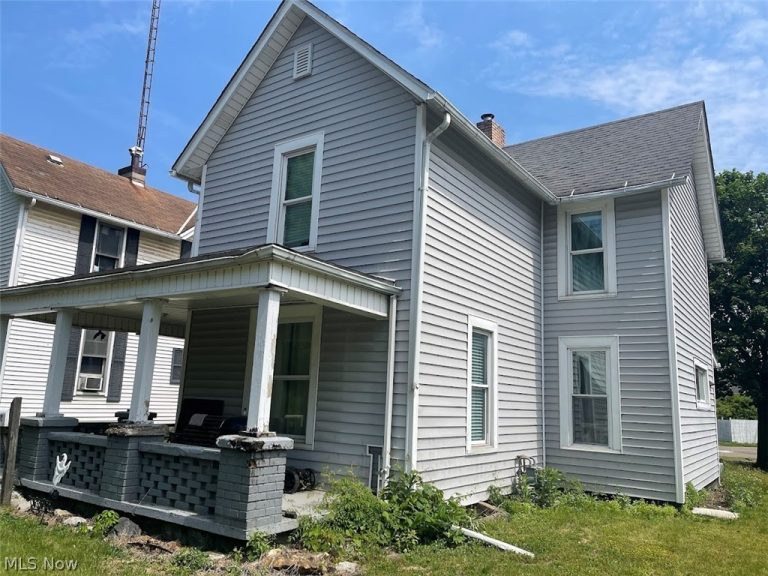 730 Otsego Avenue, Coshocton, OH - Photo 2