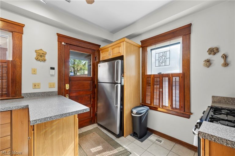 7512 Franklin Boulevard, Cleveland, OH - Photo 5