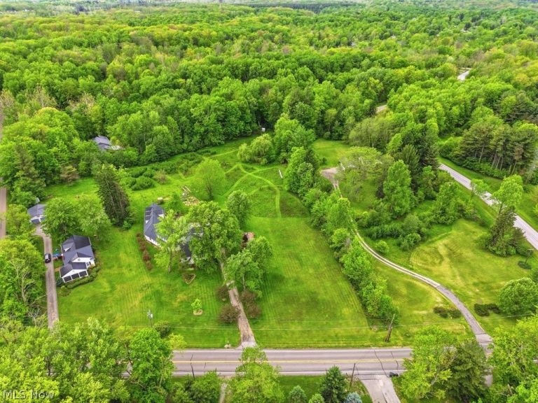 7429 Chagrin Road, Chagrin Falls, OH - Photo 8